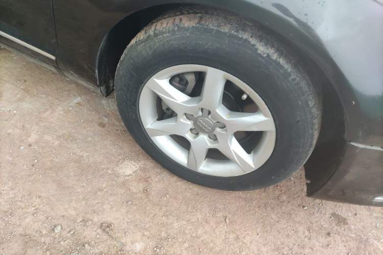Used Audi A6L 2011 2.0 TFSI Automatic Standard Edition Right Front Wheel Hub