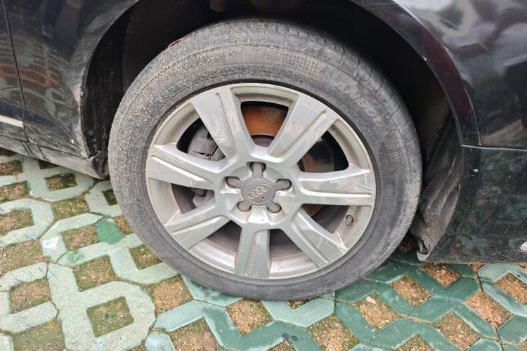 Used Audi A6L 2011 2.8 FSI Comfort Model Right Front Wheel Hub