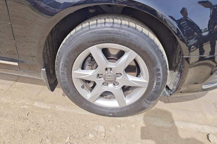Used Audi A6L 2011 2.0 TFSI Automatic Standard Edition Right Front Wheel Hub