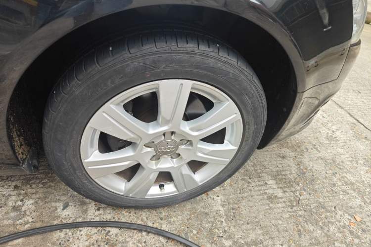 Used Audi A6L 2011 2.4L Comfort Edition Right Front Wheel Hub