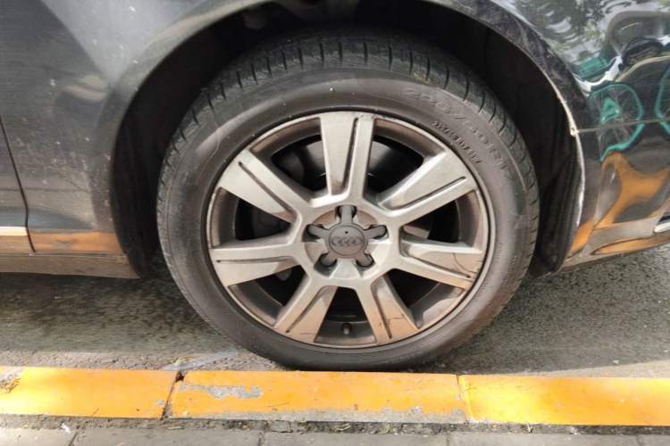 Used Audi A6L 2011 2.8 FSI Comfort Model Right Front Wheel Hub