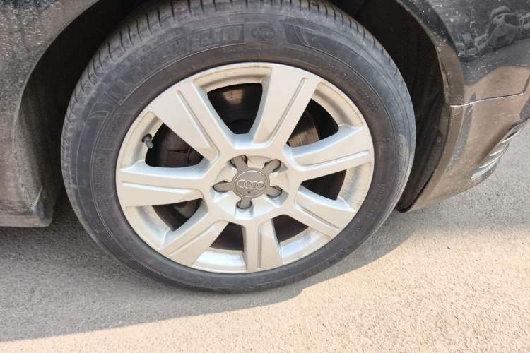 Used Audi A6L 2011 2.8 FSI Luxury Model Right Front Wheel Hub