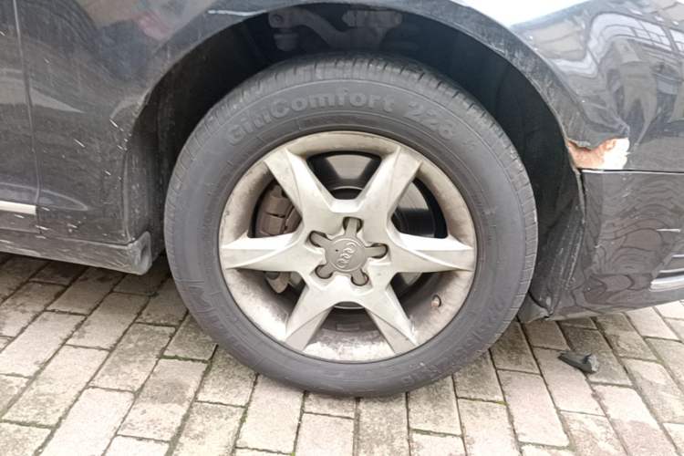 Used Audi A6L 2011 2.0 TFSI Automatic Standard Edition Right Front Wheel Hub