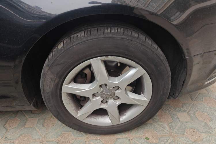 Used Audi A6L 2011 2.0 TFSI Automatic Standard Edition Right Front Wheel Hub