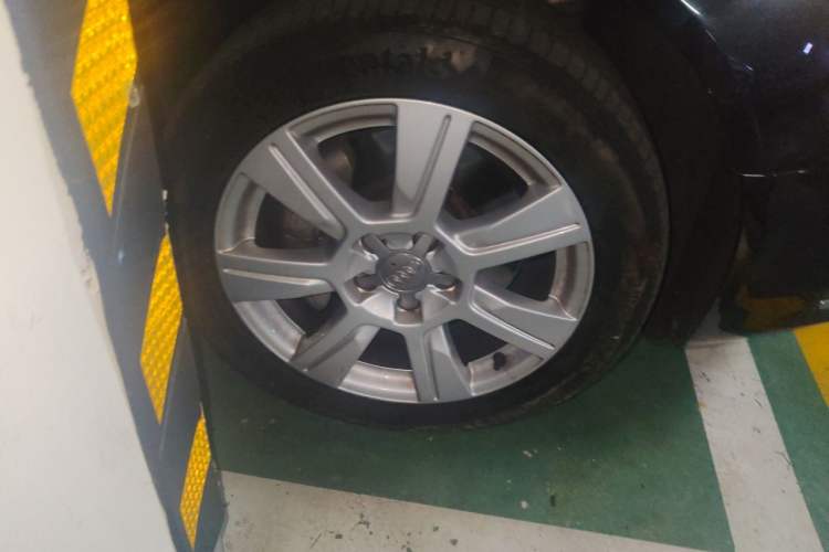 Used Audi A6L 2011 2.8 FSI Luxury Model Right Front Wheel Hub