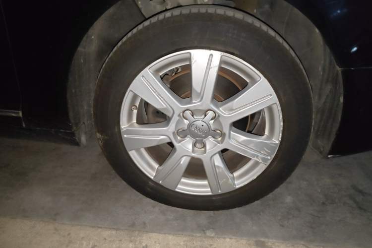 Used Audi A6L 2011 2.4L Technology Edition Right Front Wheel Hub
