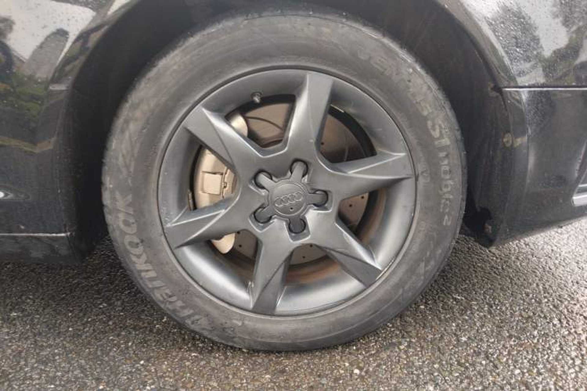 Used Audi A6L 2011 2.0 TFSI Automatic Standard Edition Right Front Wheel Hub