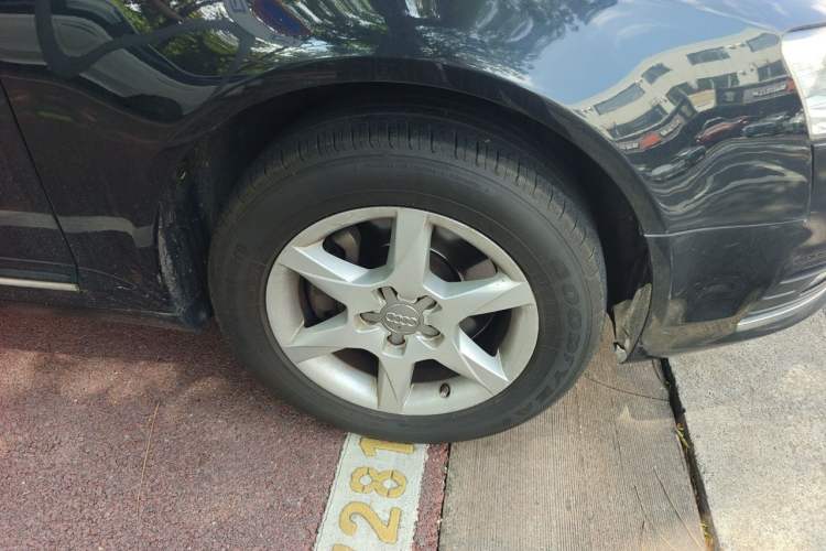 Used Audi A6L 2011 2.0 TFSI Automatic Standard Edition Right Front Wheel Hub