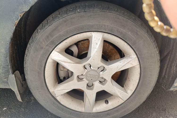 Used Audi A6L 2011 2.0 TFSI Automatic Standard Edition Right Front Wheel Hub
