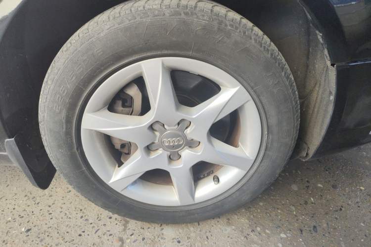Used Audi A6L 2011 2.0 TFSI Automatic Standard Edition Right Front Wheel Hub