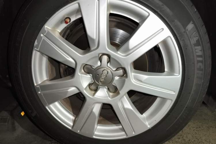 Used Audi A6L 2011 2.4L Luxury Edition Right Front Wheel Hub