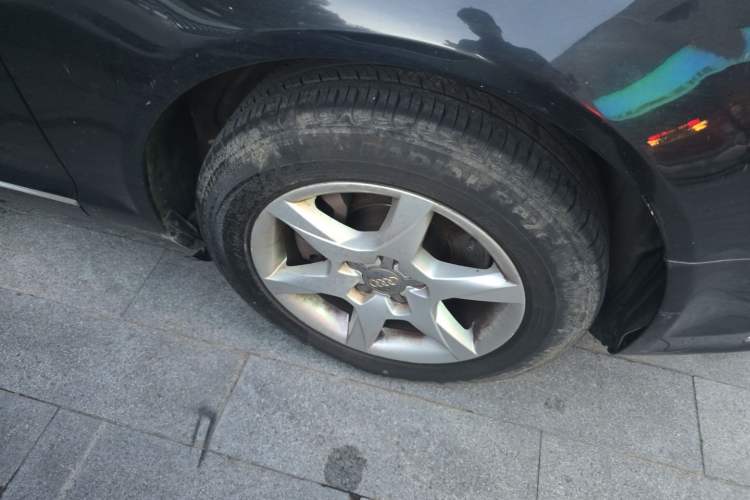 Used Audi A6L 2011 2.0 TFSI Automatic Standard Edition Right Front Wheel Hub