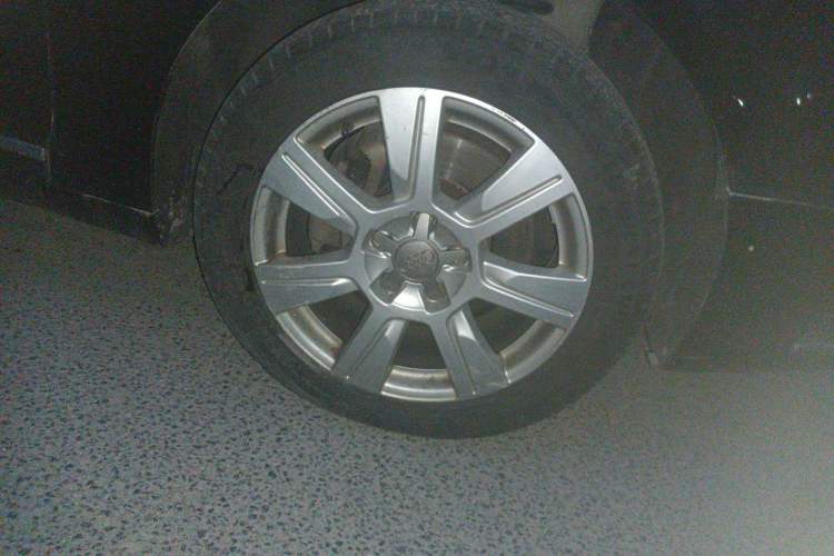 Used Audi A6L 2011 2.8 FSI Comfort Model Right Front Wheel Hub