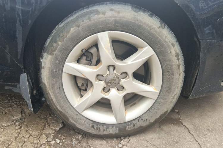 Used Audi A6L 2011 2.0 TFSI Automatic Standard Edition Right Front Wheel Hub