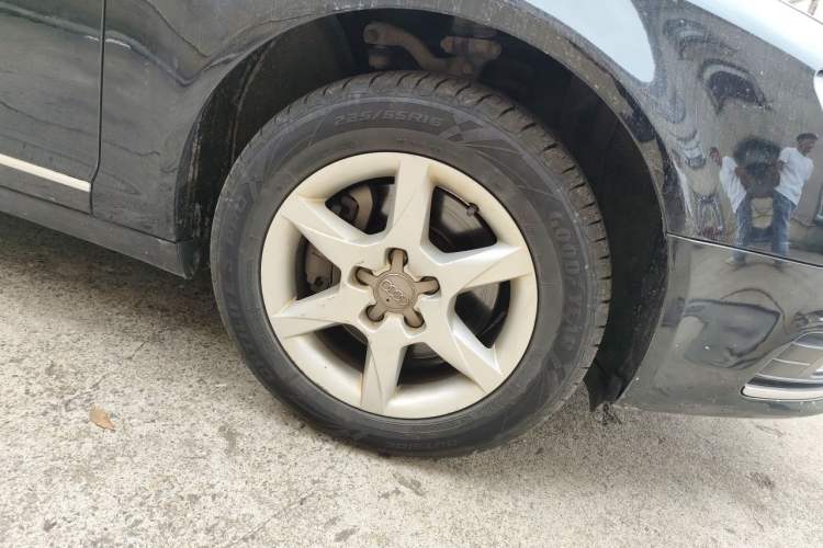 Used Audi A6L 2011 2.0 TFSI Automatic Standard Edition Right Front Wheel Hub
