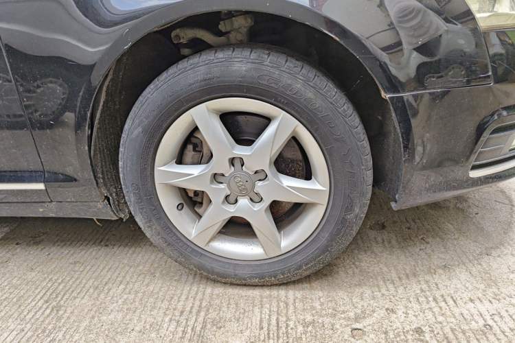 Used Audi A6L 2011 2.0 TFSI Automatic Standard Edition Right Front Wheel Hub