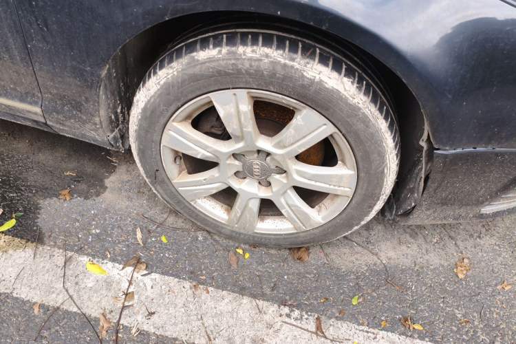 Used Audi A6L 2011 2.4L Comfort Edition Right Front Wheel Hub