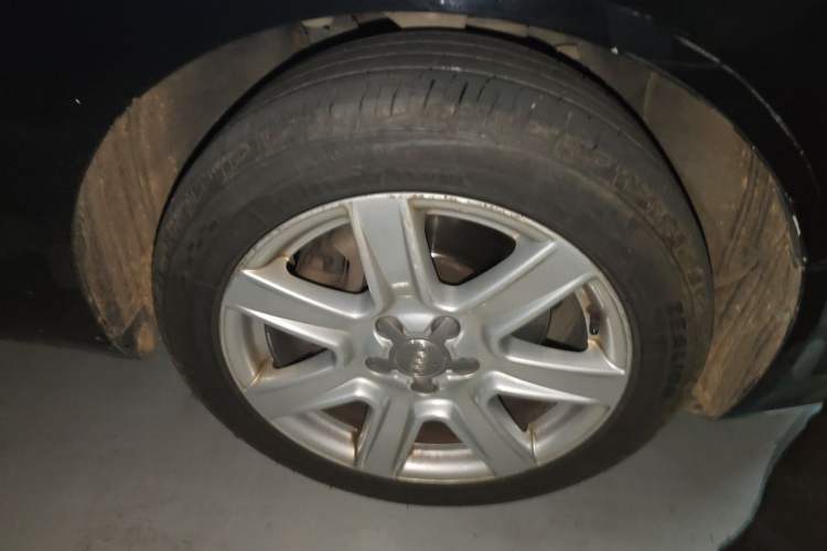 Used Audi A6L 2011 2.8 FSI quattro Luxury Model Right Front Wheel Hub