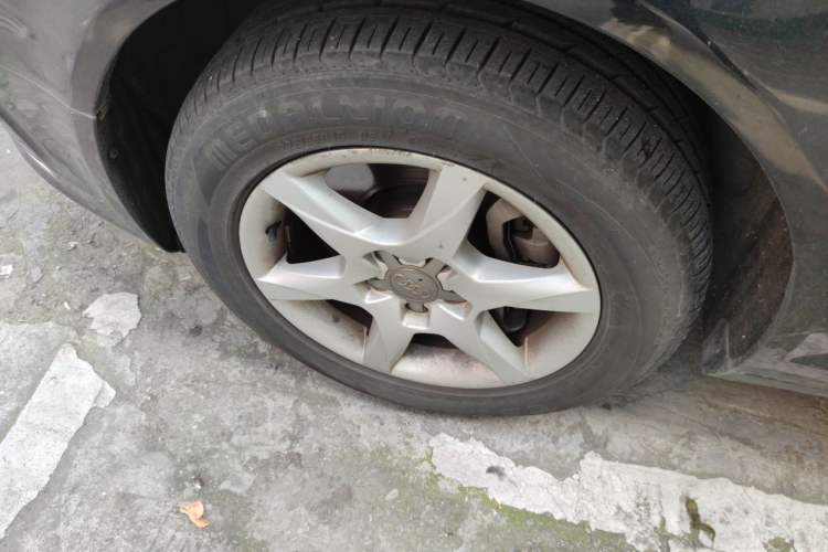 Used Audi A6L 2011 2.0 TFSI Automatic Standard Edition Right Front Wheel Hub