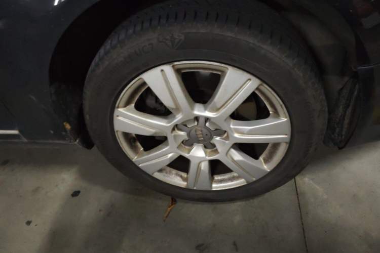 Used Audi A6L 2011 2.4L Technology Edition Right Front Wheel Hub