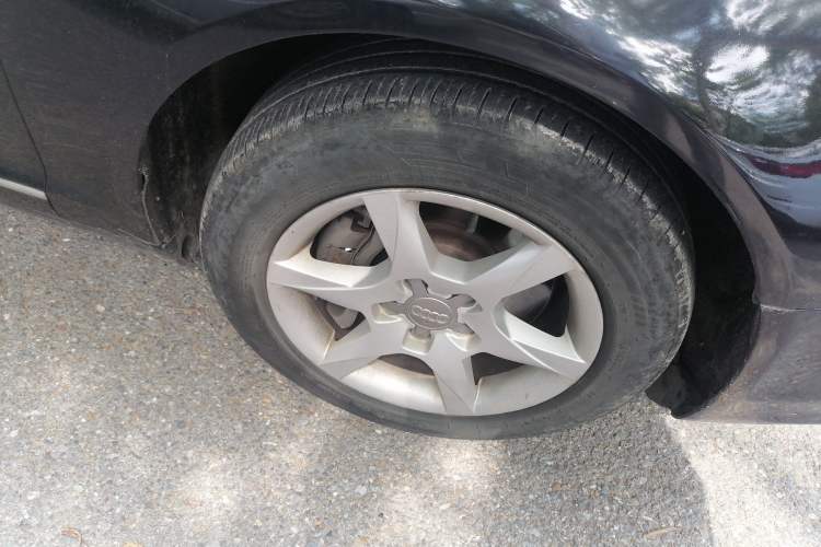 Used Audi A6L 2011 2.0 TFSI Automatic Standard Edition Right Front Wheel Hub