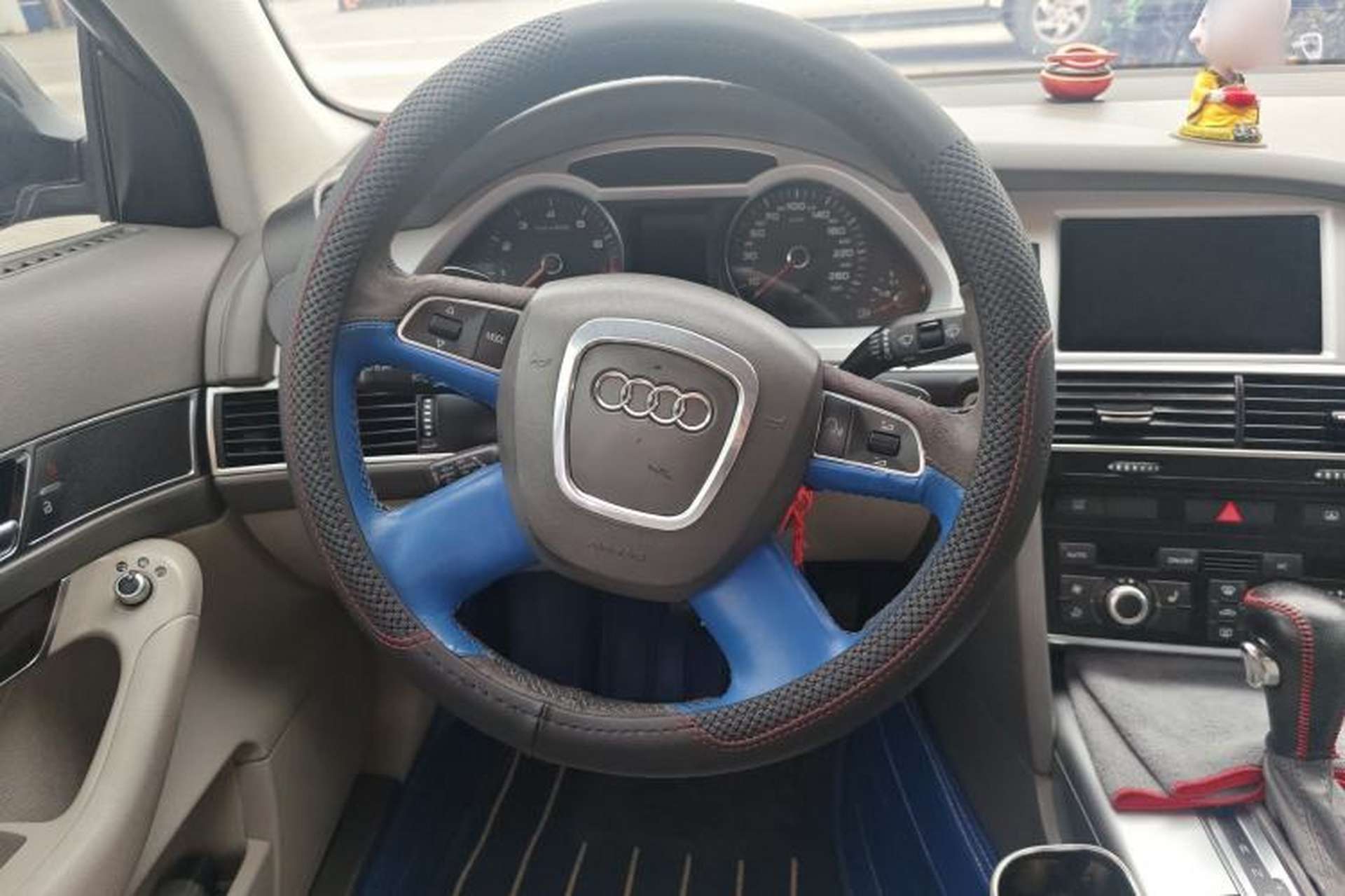 Used Audi A6L 2011 2.0 TFSI automatic Comfort trim Steering Wheel