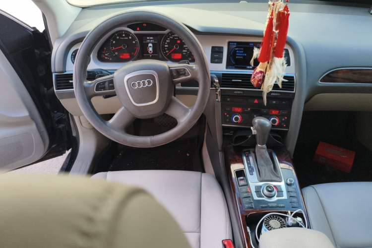 Used Audi A6L 2011 2.0 TFSI Automatic Standard Edition Steering Wheel