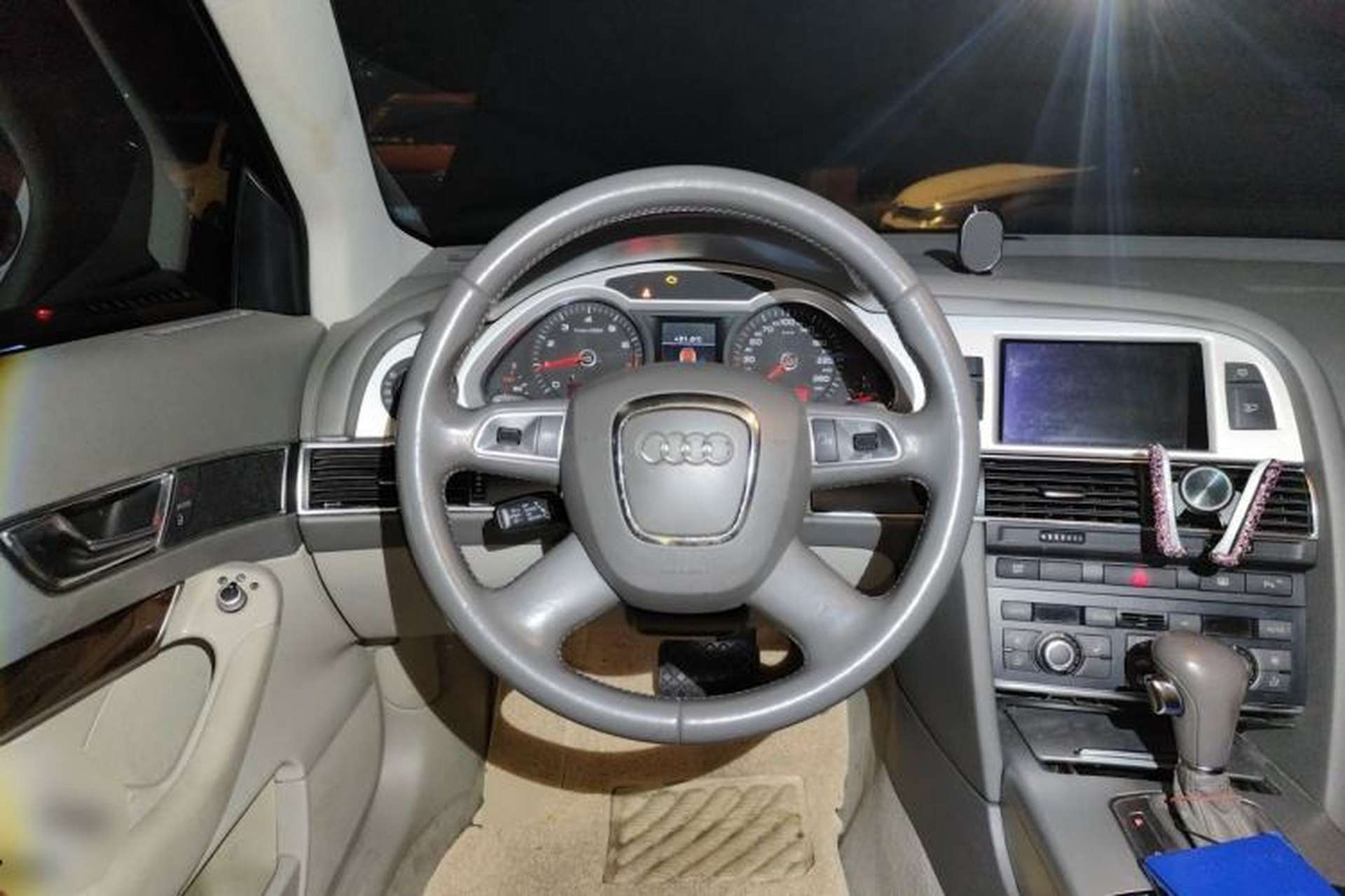 Used Audi A6L 2011 2.0 TFSI automatic Comfort trim Steering Wheel
