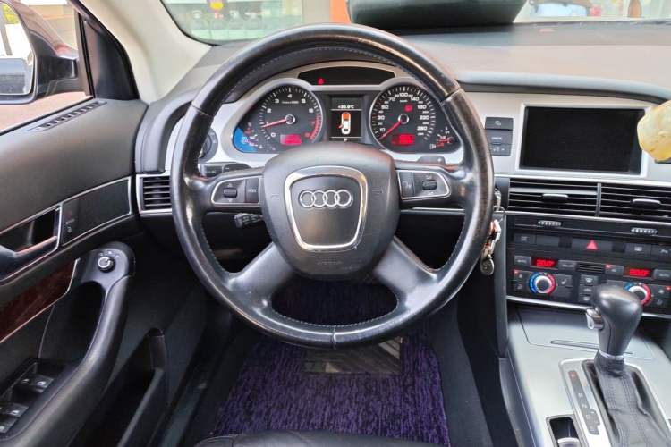 Used Audi A6L 2011 2.0 TFSI automatic Comfort trim Steering Wheel