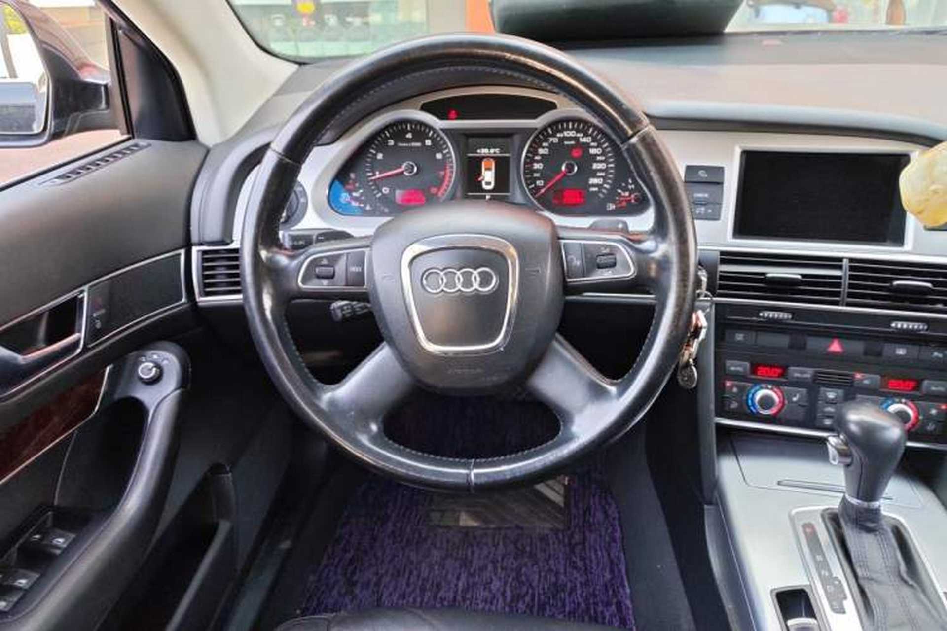 Used Audi A6L 2011 2.0 TFSI automatic Comfort trim Steering Wheel