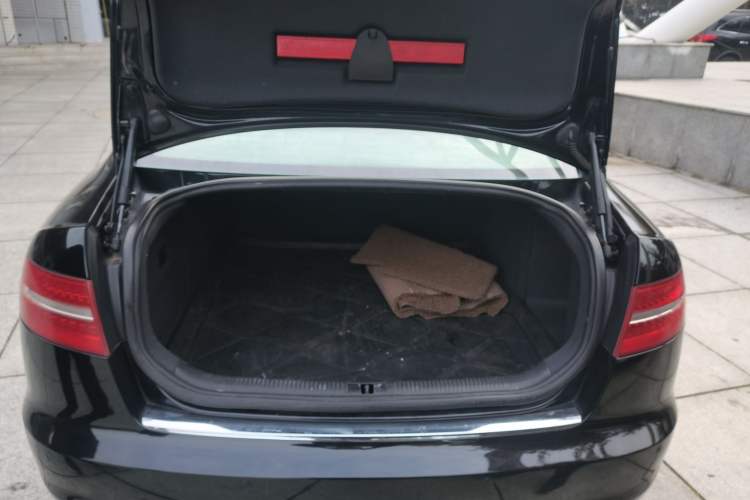 Used Audi A6L 2011 2.7 TDI Comfort Model Trunk