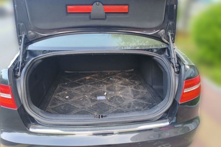 Used Audi A6L 2011 2.7 TDI Comfort Model Trunk