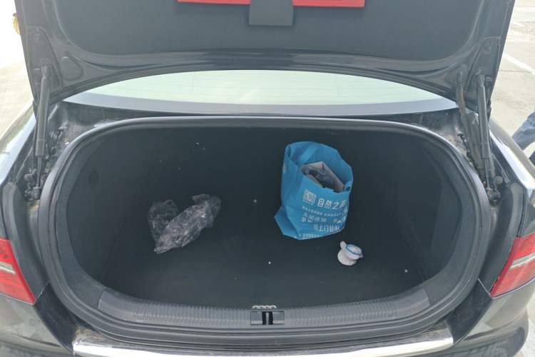 Used Audi A6L 2011 2.8 FSI Comfort Model Trunk