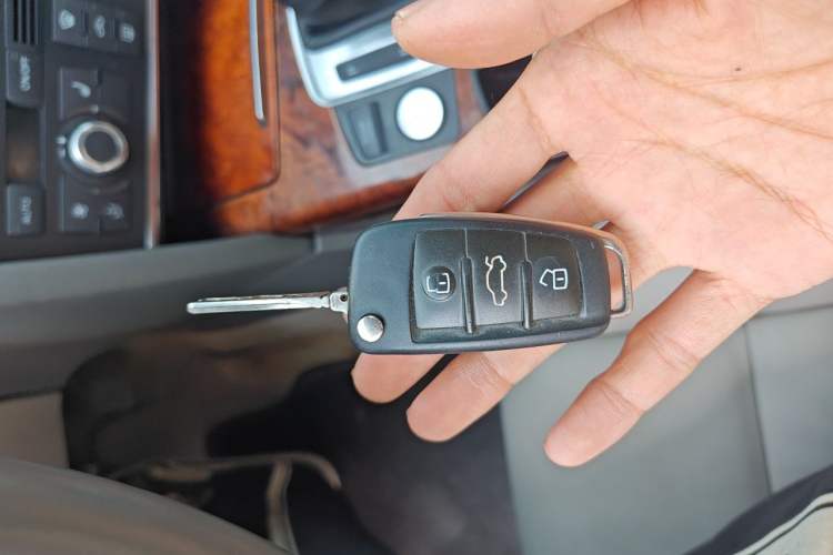 Used Audi A6L 2011 2.4L Comfort Edition Vehicle Key