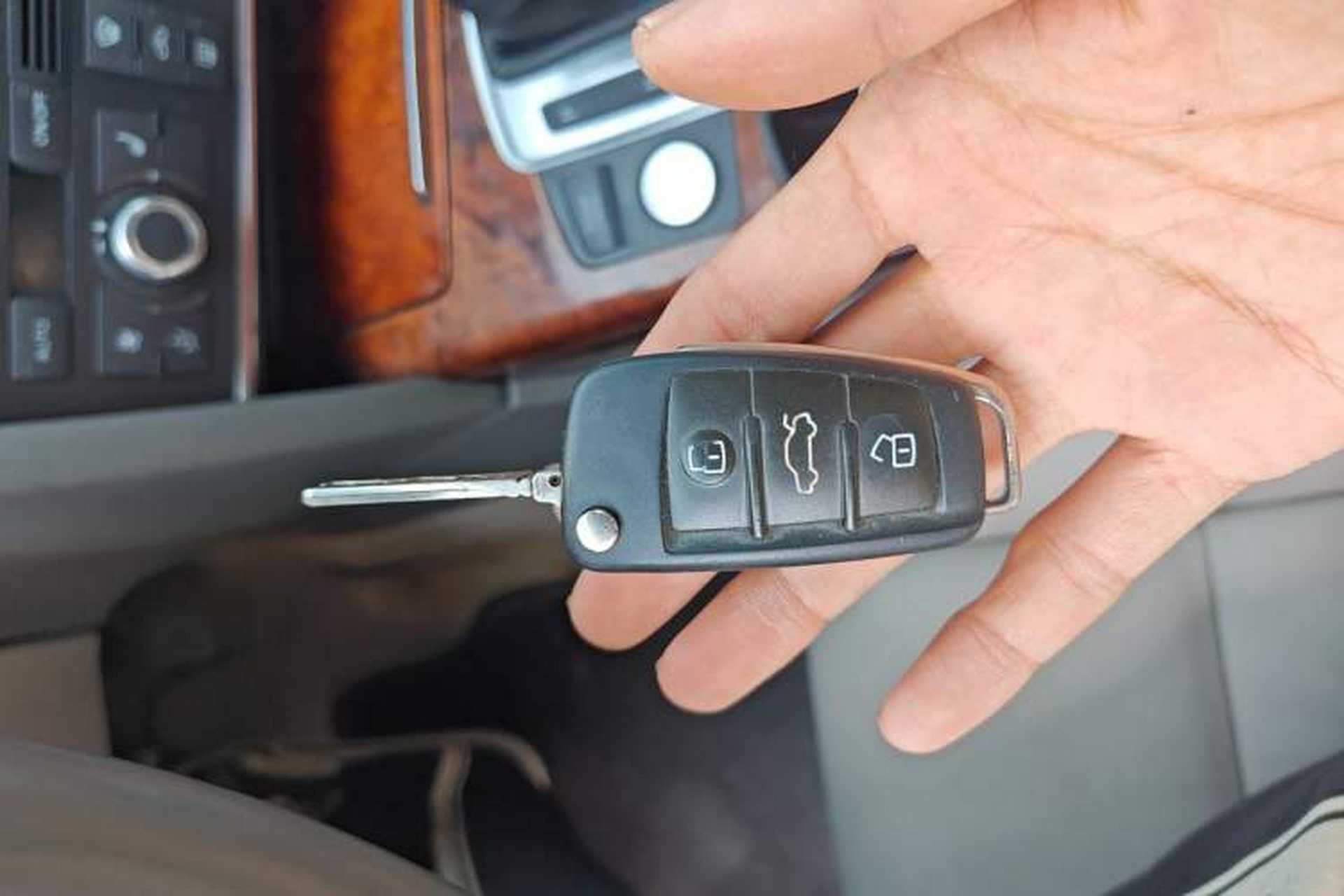 Used Audi A6L 2011 2.4L Comfort Edition Vehicle Key