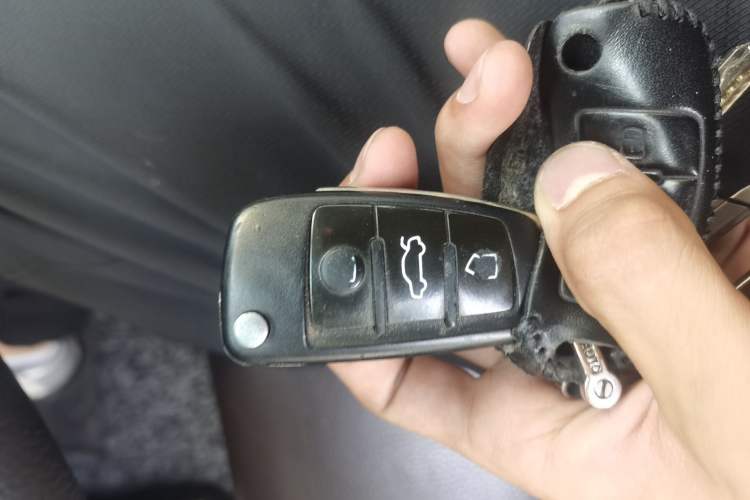 Used Audi A6L 2011 2.0 TFSI Automatic Standard Edition Vehicle Key