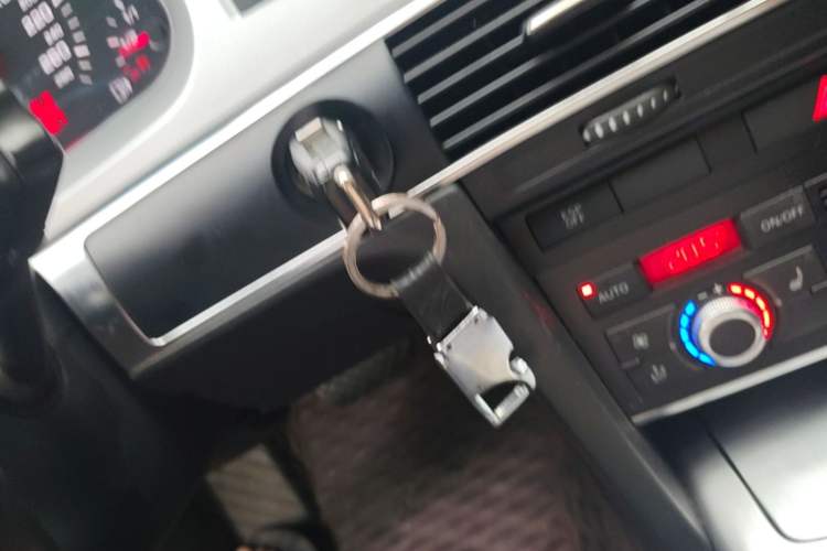 Used Audi A6L 2011 2.0 TFSI automatic Comfort trim Vehicle Key