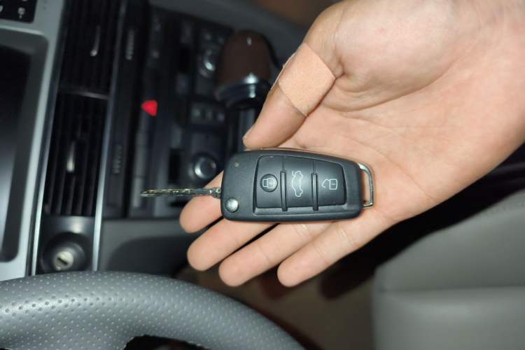 Used Audi A6L 2011 2.0 TFSI Automatic Standard Edition Vehicle Key