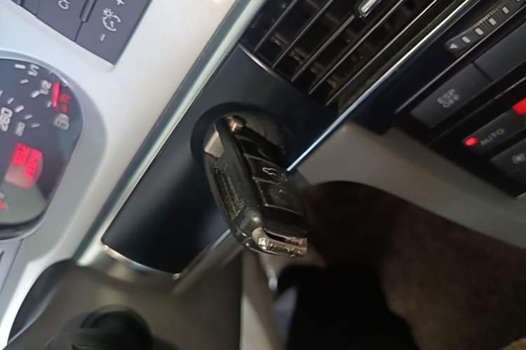 Used Audi A6L 2011 2.0 TFSI Automatic Standard Edition Vehicle Key