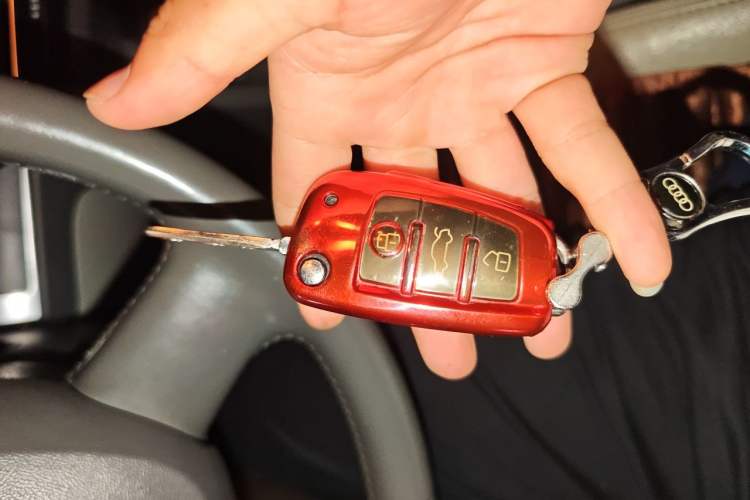 Used Audi A6L 2011 2.0 TFSI Automatic Standard Edition Vehicle Key
