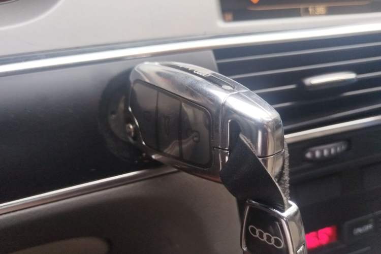 Used Audi A6L 2011 2.0 TFSI automatic Comfort trim Vehicle Key