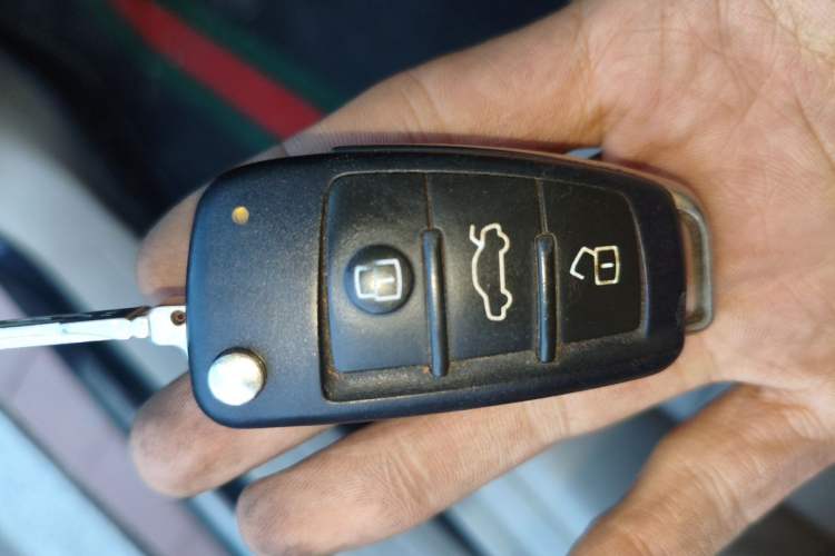 Used Audi A6L 2011 2.7 TDI Comfort Model Vehicle Key