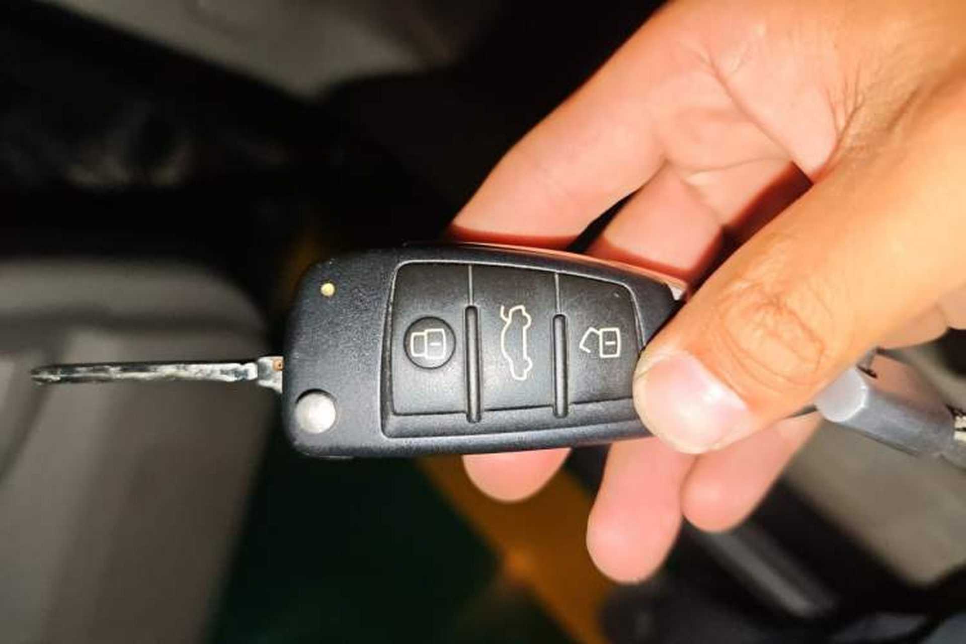 Used Audi A6L 2011 2.0 TFSI Automatic Standard Edition Vehicle Key