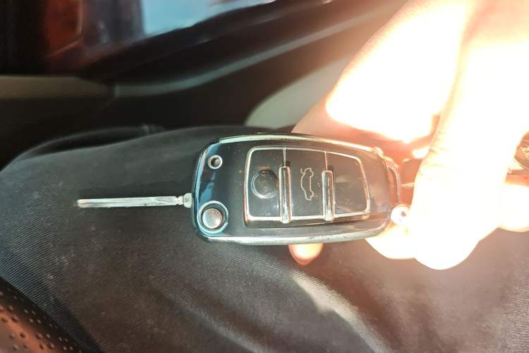 Used Audi A6L 2011 2.4L Technology Edition Vehicle Key