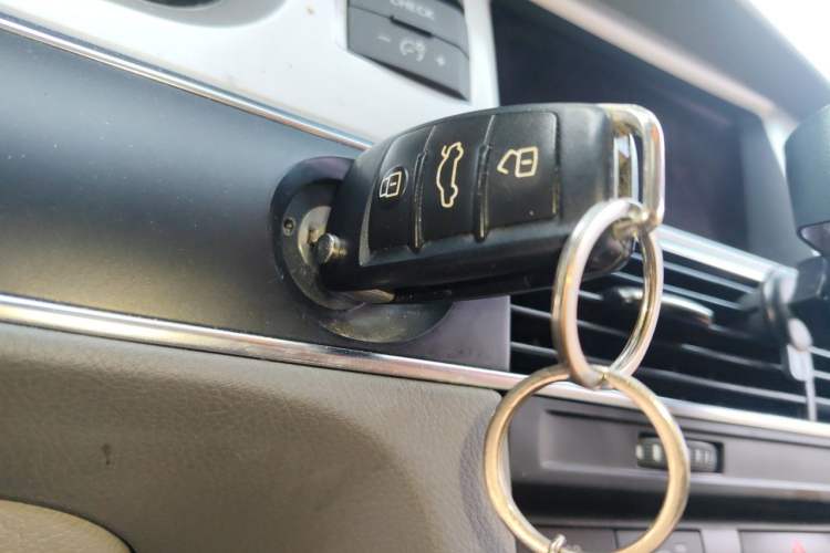 Used Audi A6L 2011 2.4L Comfort Edition Vehicle Key