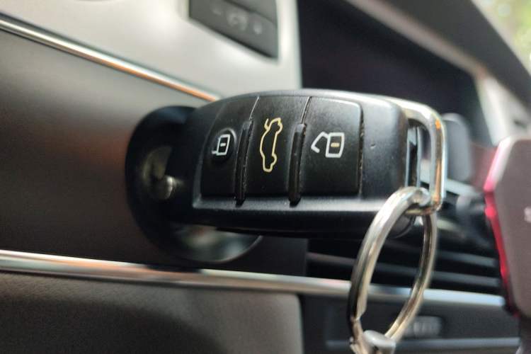 Used Audi A6L 2011 2.4L Technology Edition Vehicle Key