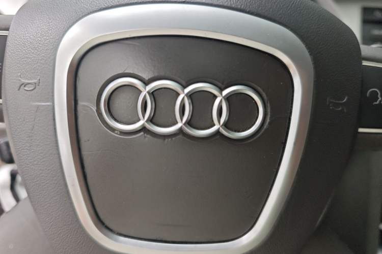 Used Audi A6L 2011 2.0 TFSI automatic Comfort trim Vehicle Key