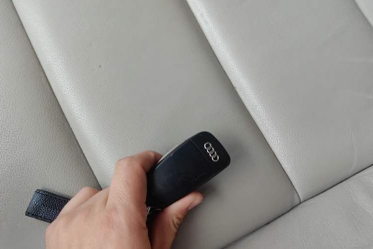 Used Audi A6L 2011 2.4L Technology Edition Vehicle Key