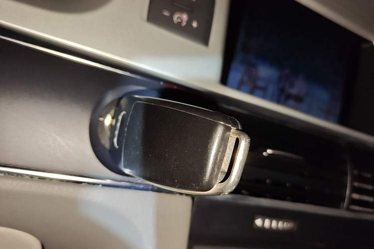 Used Audi A6L 2011 2.0 TFSI automatic Comfort trim Vehicle Key