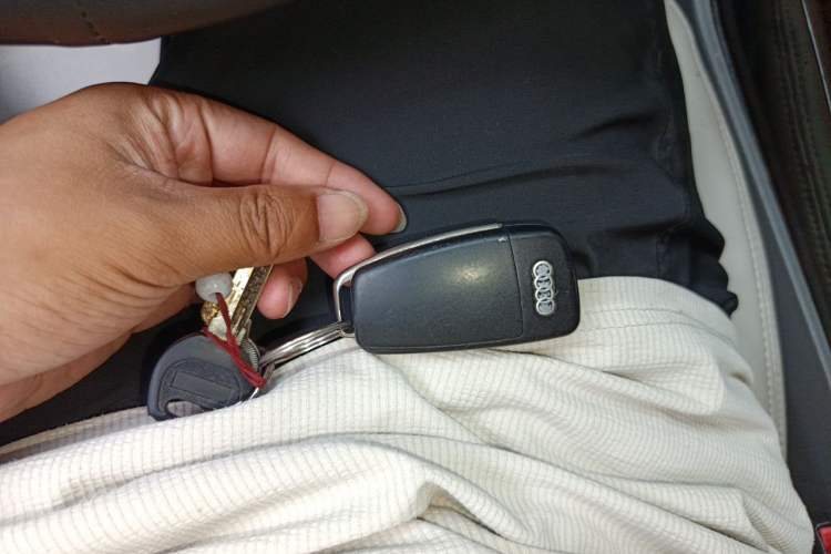 Used Audi A6L 2011 3.0 TFSI quattro Luxury Model Vehicle Key